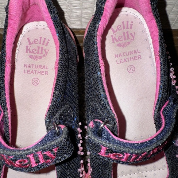 Lelli Kelly Blue Mary Jane's Size 32 Youth EUC US Size 13 - Picture 2 of 4